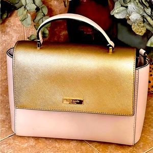 Kate Spade Paterson Court
Brynlee Satchel Pebble/Gold Crossbody removable strap